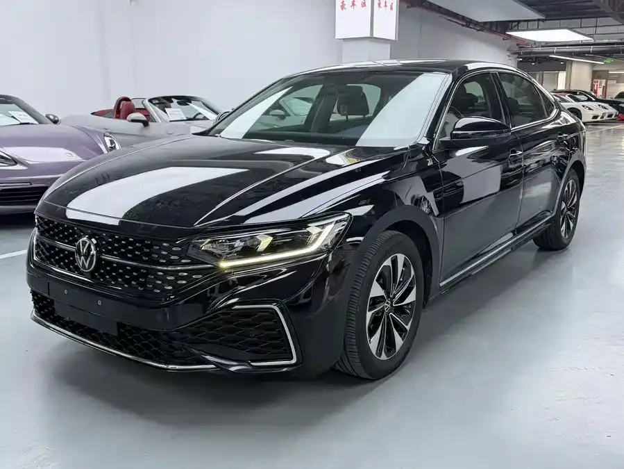 Volkswagen Passat 2023