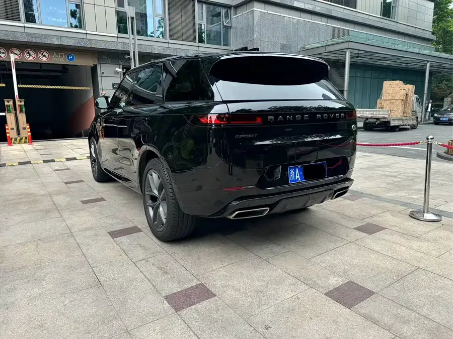 Land Rover Range Rover Sport Range Rover Sport 2024 400PS Dynamic HSE 2024 — миниатюра 4