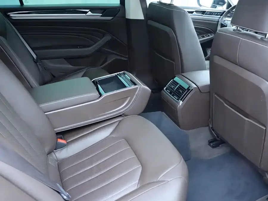 Volkswagen Phaeton / Phideon 2021 Phideon 380TSI Luxury Edition 2023 — миниатюра 4