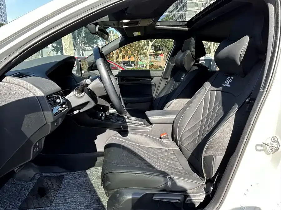 Honda CIVIC 2022 Civic 240TURBO CVT Ignition Edition 2022 — миниатюра 3