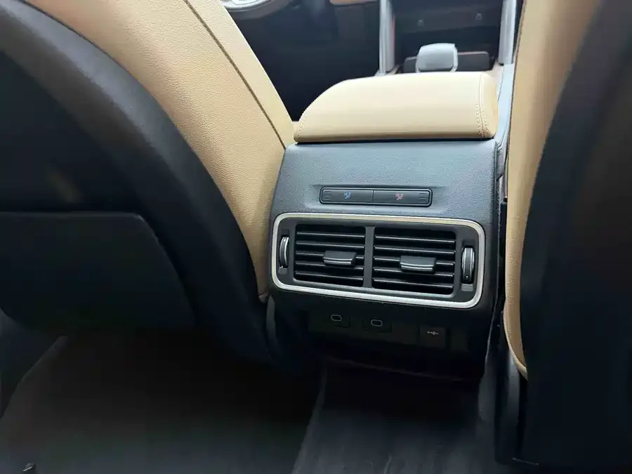 Land Rover Pre-owned Discovery Sports Discovery Sport 2024 Performance Technology Edition 2023 — миниатюра 2