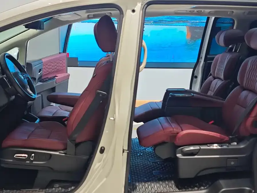 Honda Elysion Elysion 2022 2.0L e:HEV Ultimate Edition 2023 — миниатюра 2