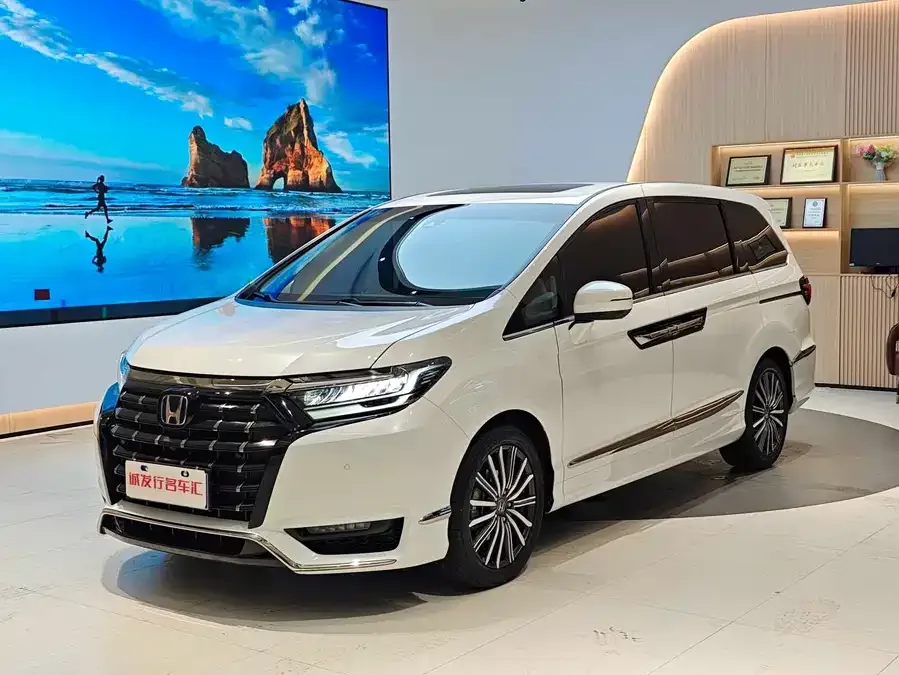 Honda Elysion Elysion 2022 2.0L e:HEV Ultimate Edition 2023 — фото 1, купить с доставкой в Москву