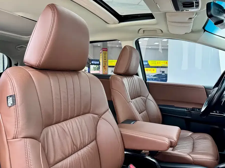Honda Odyssey 2022 Odyssey 2.0L e:HEV Elite Supreme Edition 2022 — миниатюра 4