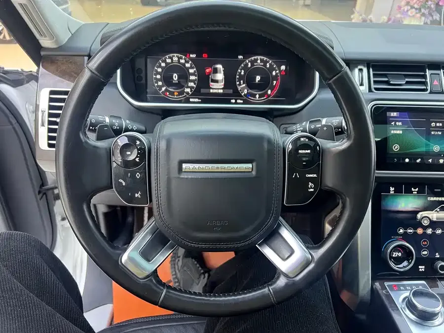 Land Rover Range Rover Range Rover 2021 3.0 L6 Grand Edition 2022 — миниатюра 3
