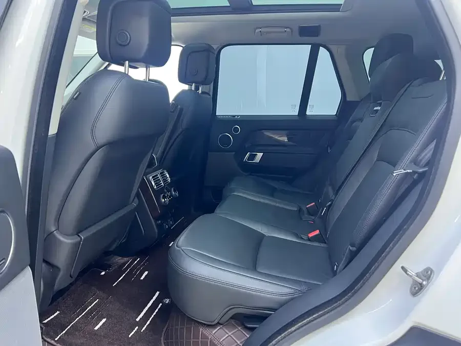 Land Rover Range Rover Range Rover 2021 3.0 L6 Grand Edition 2022 — миниатюра 4