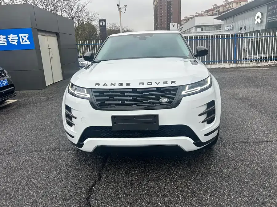 Land Rover Range Rover Aurora 2026 Range Rover Evoque L SE 2026 — фото 1, купить с доставкой в Москву