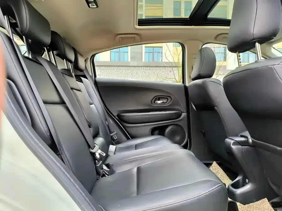 Honda VEZEL 2022 VIZI 1.5L CVT Phantom Night Pioneer Edition 2022 — миниатюра 3