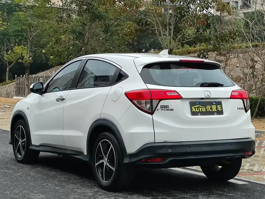 Honda VEZEL 2022 VIZI 1.5L CVT Phantom Night Pioneer Edition 2022 — миниатюра 4
