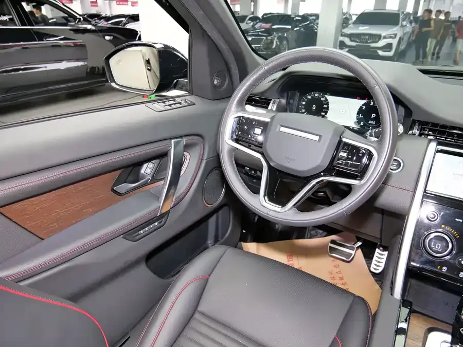 Land Rover Pre-owned Discovery Sports Discovery Sport 2022 facelift 249PS R-Dynamic SE Performance Technology Edition 5-seater 2023 — миниатюра 4