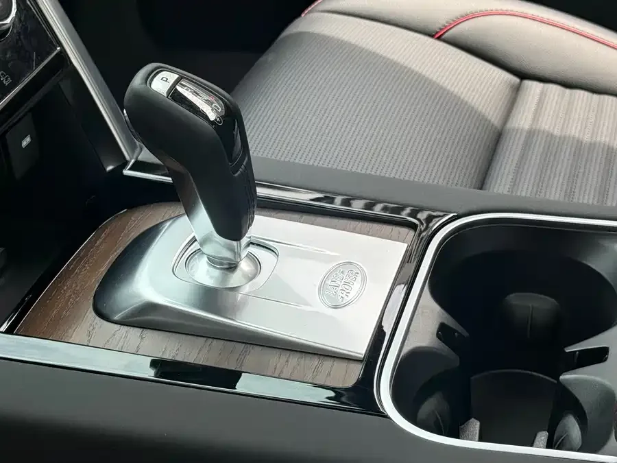 Land Rover Pre-owned Discovery Sports Discovery Sport 2023 249PS R-Dynamic SE Performance Technology Edition 2023 — миниатюра 5