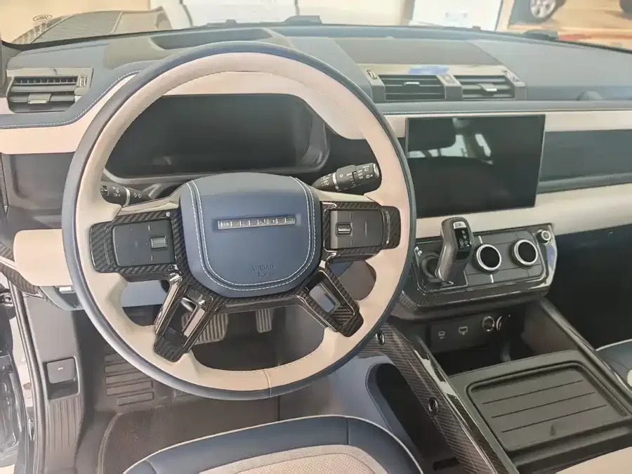 Land Rover guard Land Rover Defender 2023 130 3.0T P400 HSE 2023 — миниатюра 3
