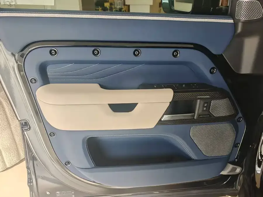 Land Rover guard Land Rover Defender 2023 130 3.0T P400 HSE 2023 — миниатюра 5