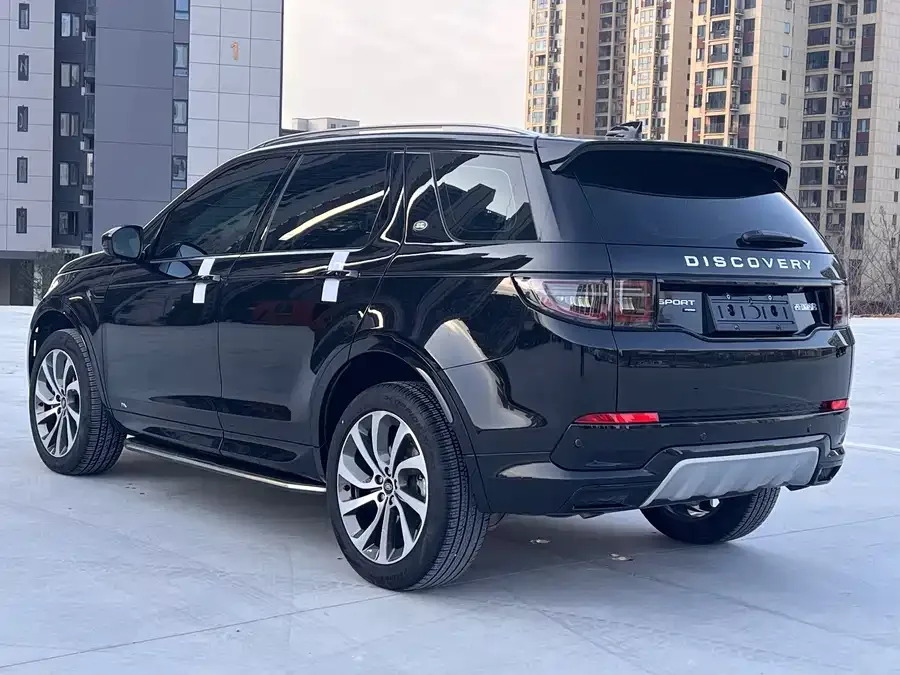 Land Rover Pre-owned Discovery Sports Discovery Sport 2022 249PS Metropolitan Edition 5 Seaters 2023 — миниатюра 2