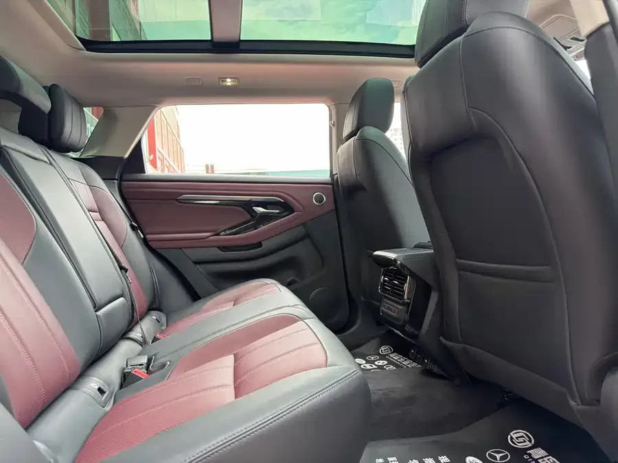 Land Rover Range Rover Aurora Range Rover Evoque 2022 Evoque L 249PS R-Dynamic Deluxe Edition 2023 — миниатюра 3