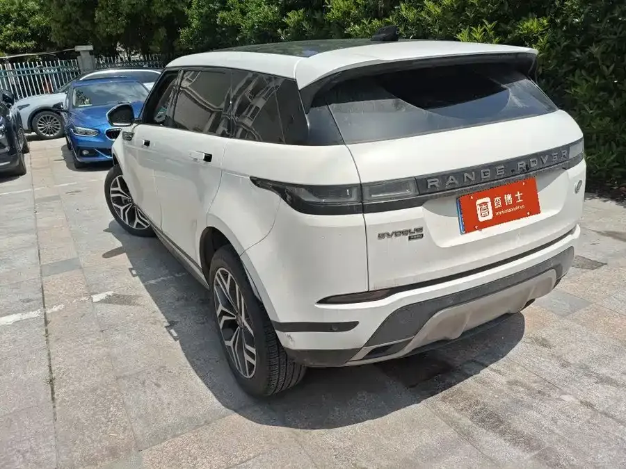 Land Rover Range Rover Aurora Range Rover Evoque 2022 facelift Evoque L 249PS R-Dynamic Deluxe Edition 2023 — миниатюра 3