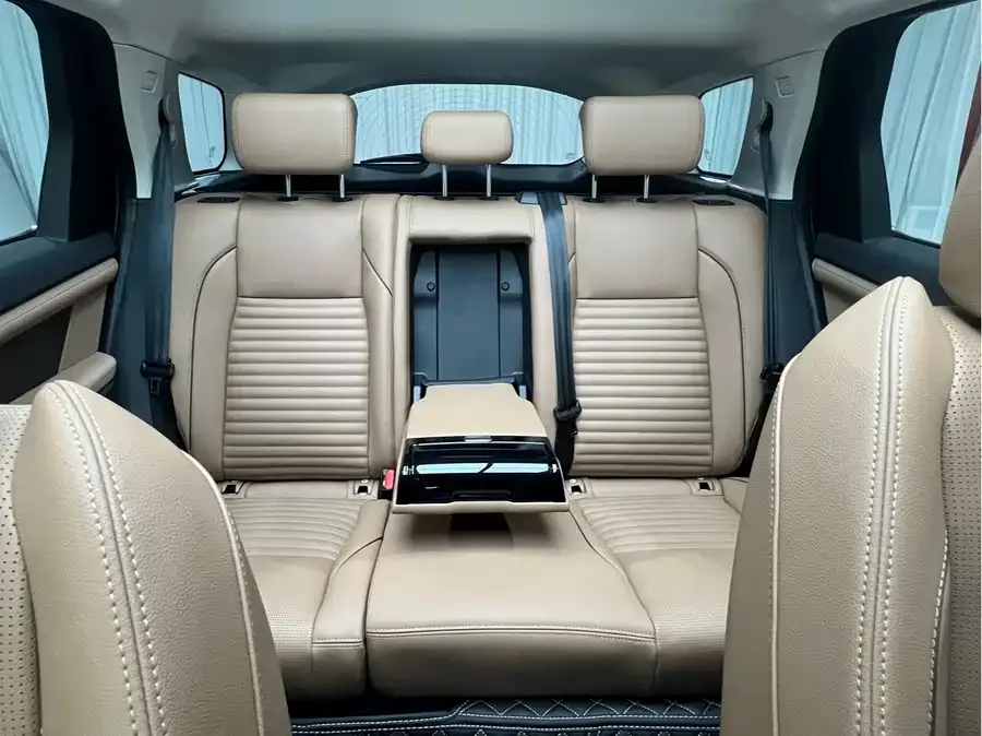 Land Rover Pre-owned Discovery Sports Discovery Sport 2025 249PS Performance Technology Edition 2025 — миниатюра 3
