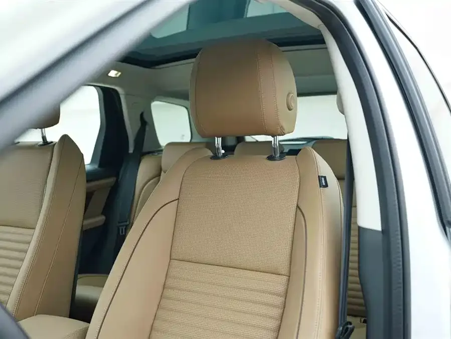 Land Rover Pre-owned Discovery Sports Discovery Sport 2025 249PS Performance Technology Edition 2024 — миниатюра 4