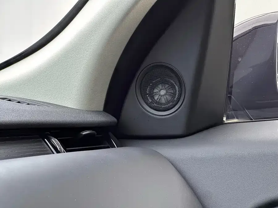 Land Rover Pre-owned Discovery Sports Discovery Sport 2024 Luxury Custom Edition 2024 — миниатюра 4