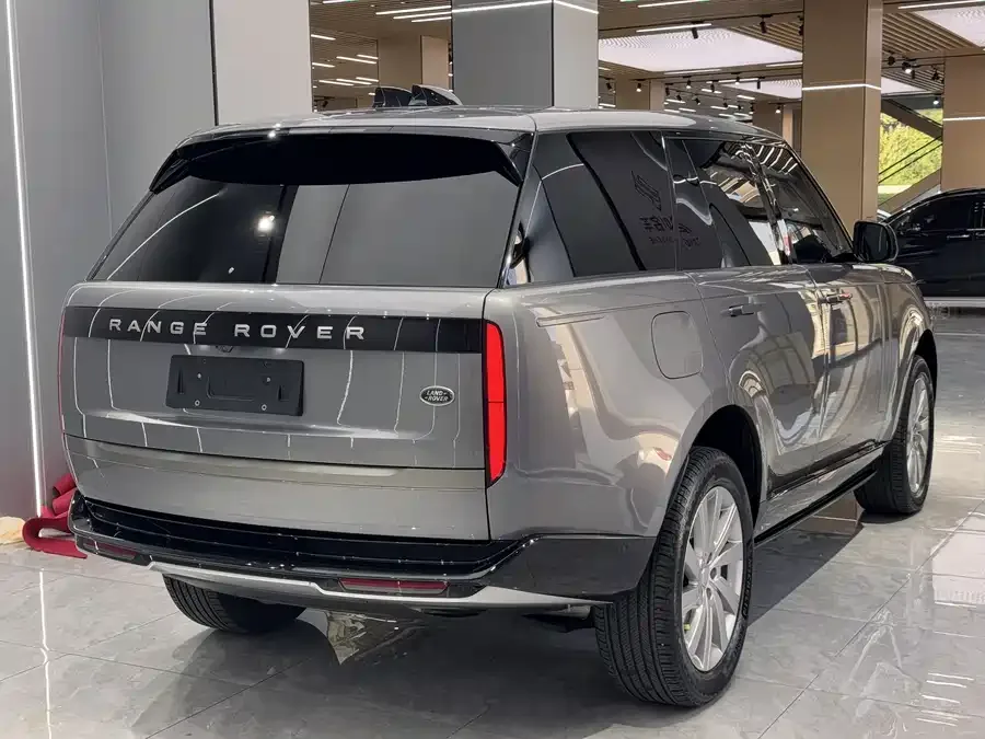 Land Rover Range Rover Range Rover 2023 3.0 L6 360PS Grand Edition 2023 — миниатюра 3