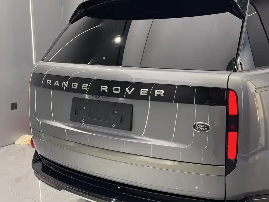 Land Rover Range Rover Range Rover 2023 3.0 L6 360PS Grand Edition 2023 — миниатюра 4