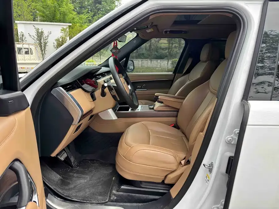 Land Rover Range Rover Range Rover 2024 3.0 L6 400PS Grand Extended Edition 7 Seaters 2024 — миниатюра 5