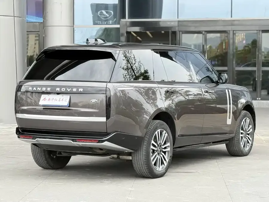 Land Rover Range Rover Range Rover 2023 3.0 L6 400PS Genesis Extended Edition 2022 — миниатюра 2
