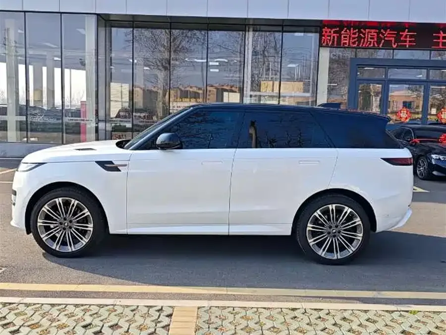 Land Rover Range Rover Sport Range Rover Sport 2024 400PS Dynamic HSE 2025 — миниатюра 2