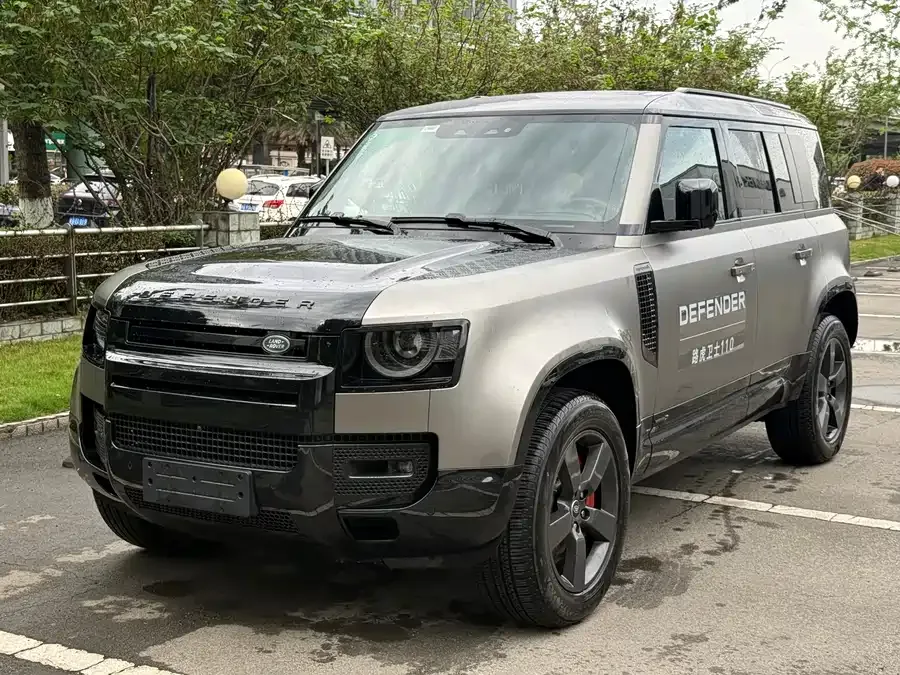 Land Rover guard 2024