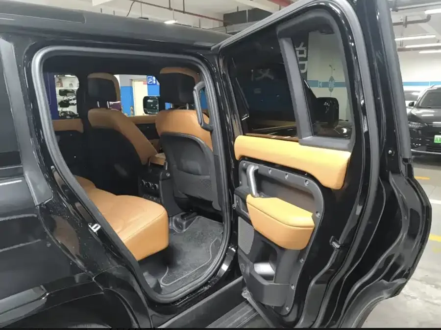 Land Rover guard Land Rover Defender 2024 110 5.0T V8 2025 — миниатюра 3