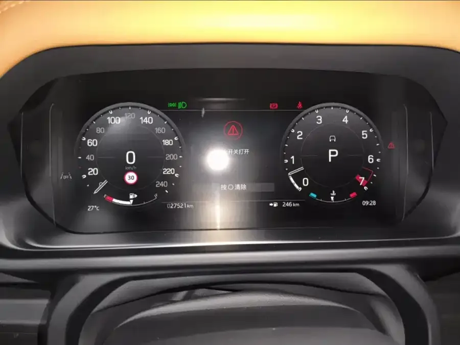 Land Rover guard Land Rover Defender 2024 110 5.0T V8 2025 — миниатюра 4