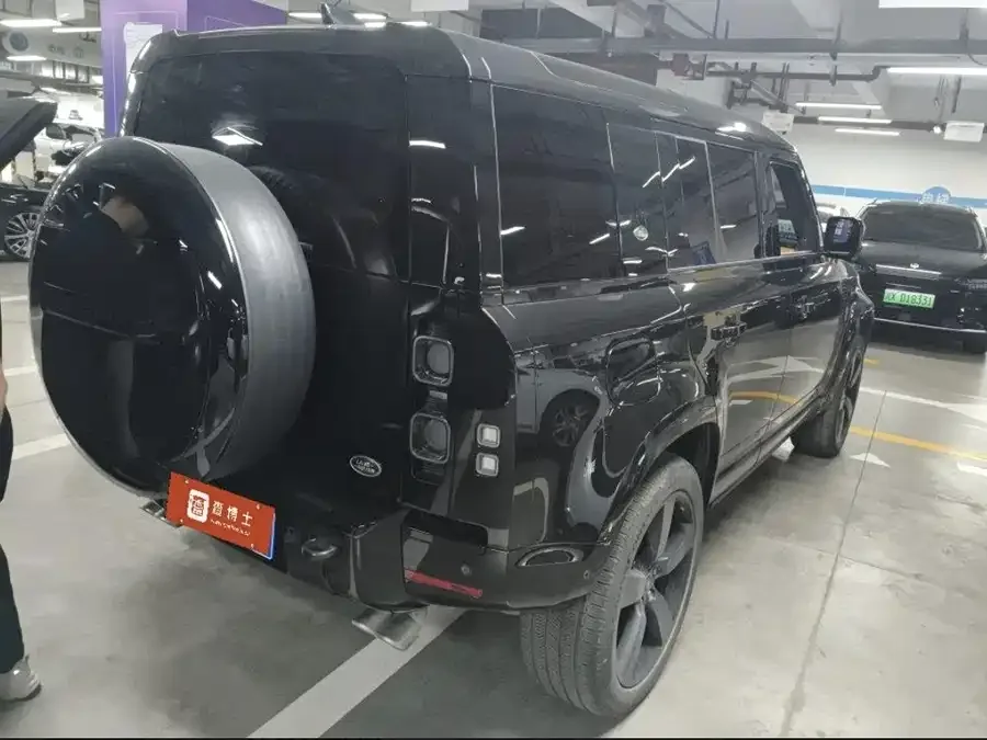 Land Rover guard Land Rover Defender 2024 110 5.0T V8 2025 — миниатюра 5