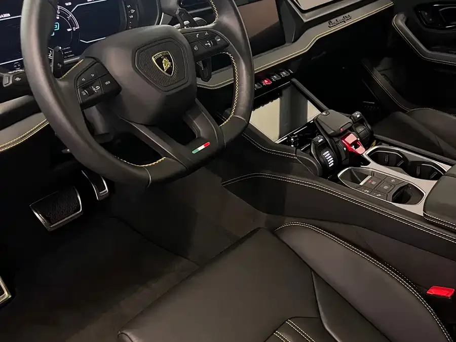 Lamborghini Urus SE Urus SE 2025 4.0T Standard Edition 2025 — миниатюра 4