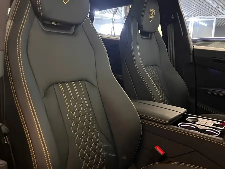Lamborghini Urus SE Urus SE 2025 4.0T Standard Edition 2025 — миниатюра 5