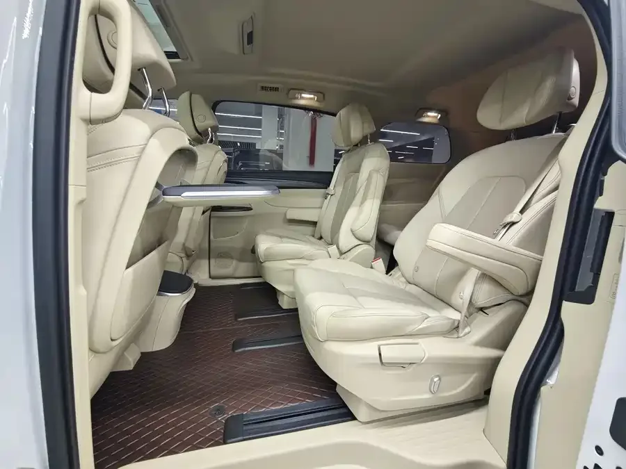 Buick GL8 2023 ES Lu Zun Premium Edition 2024 — миниатюра 2