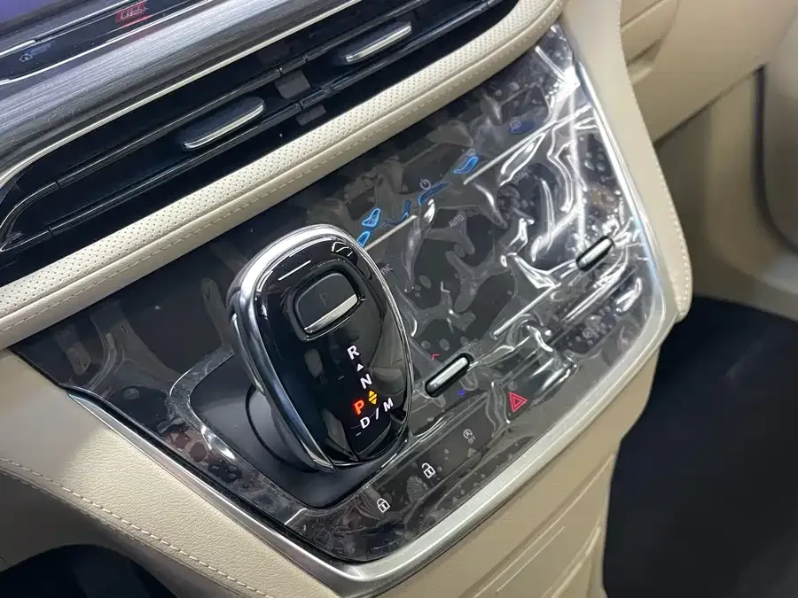 Buick GL8 2023 ES Lu Zun Premium Edition 2023 — миниатюра 4