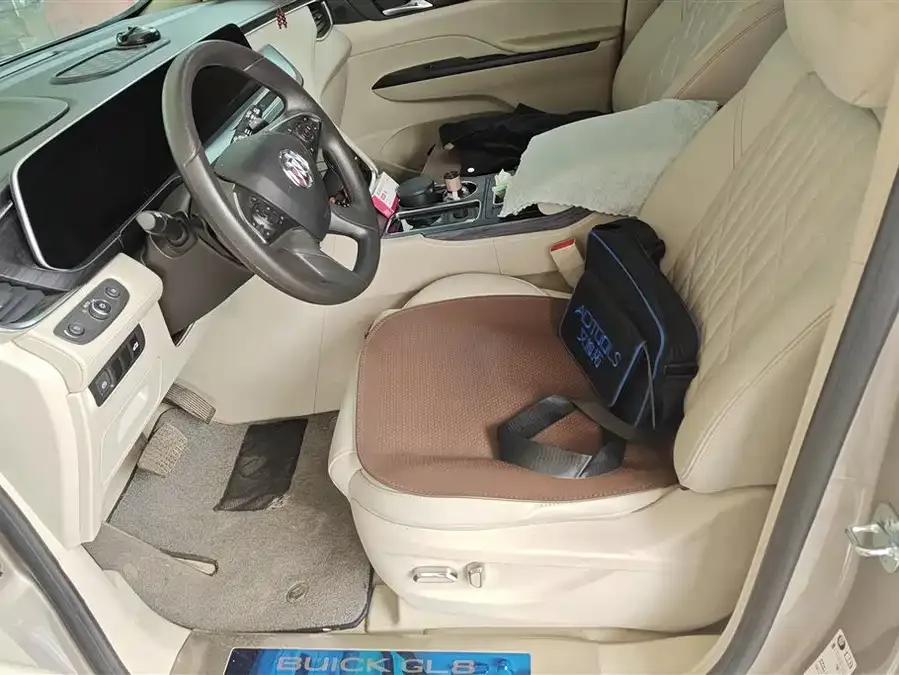 Buick GL8 2023 ES Lu Zun Comfort Edition 2025 — миниатюра 3