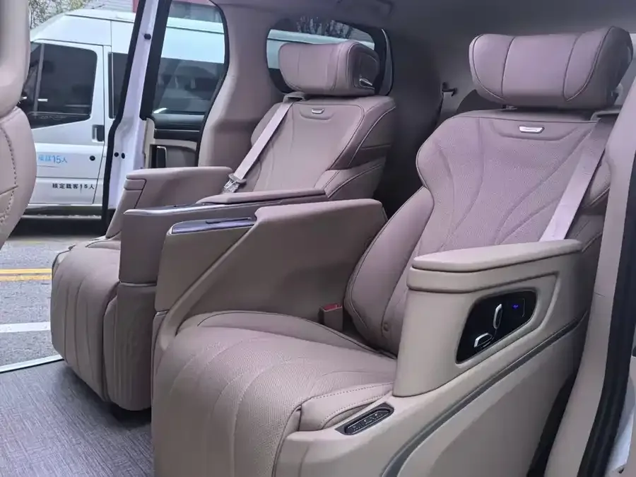 Buick GL8 2025 Land Business Class First Edition 2026 — миниатюра 2