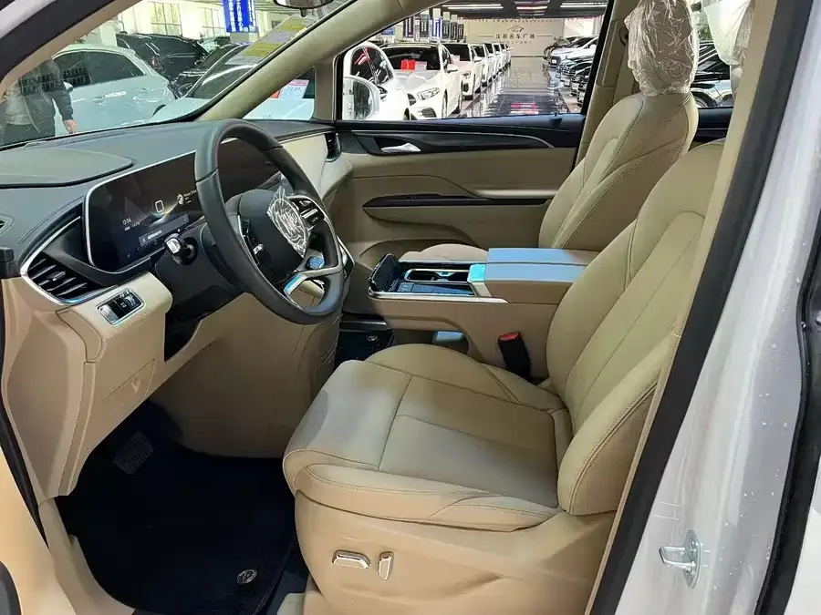 Buick GL8 2025 Land Business Class First Edition 2026 — миниатюра 4