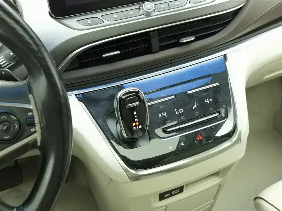 Buick GL8 2022 Land Business Class 652T Luxury Edition 2022 — миниатюра 4