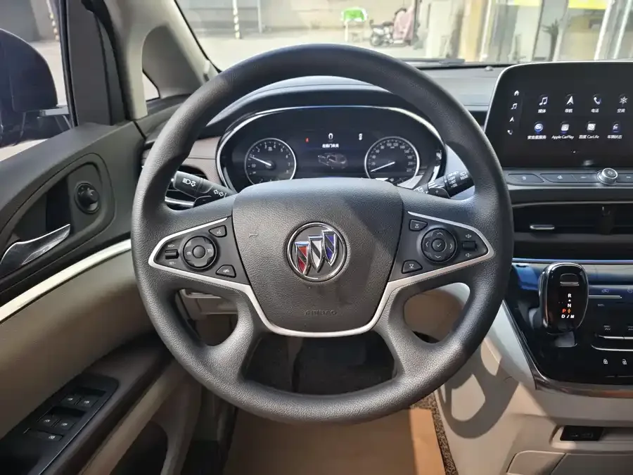 Buick GL8 2023 Land Business Class Smart Edition 2025 — миниатюра 3
