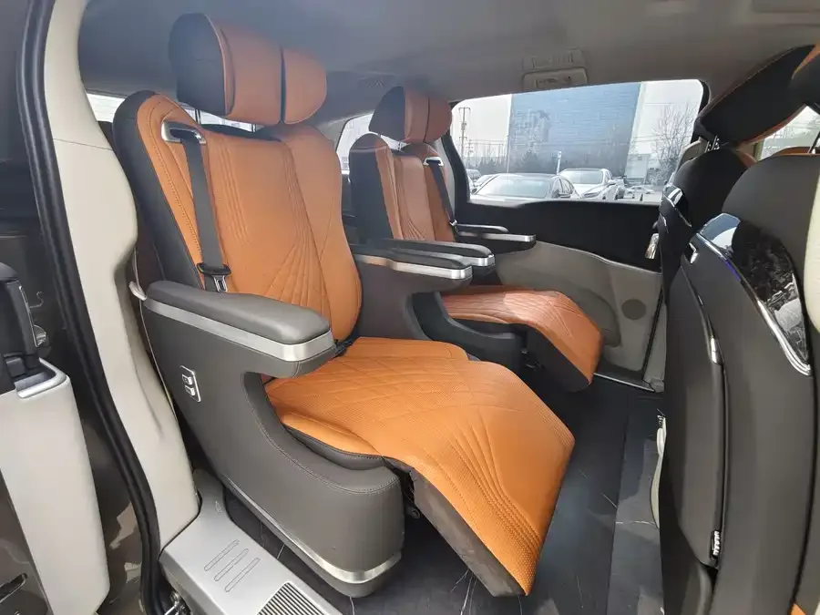 Buick GL8 2023 Land Business Class Smart Edition 2025 — миниатюра 5