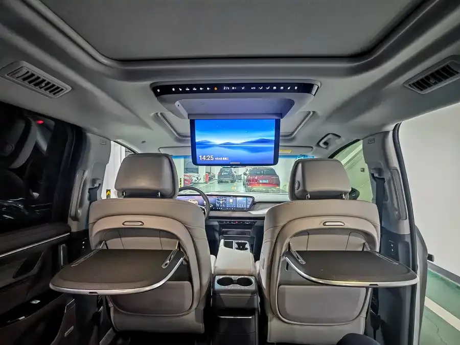 Buick GL8 2025 Lu Zun Premium Edition 2025 — миниатюра 4