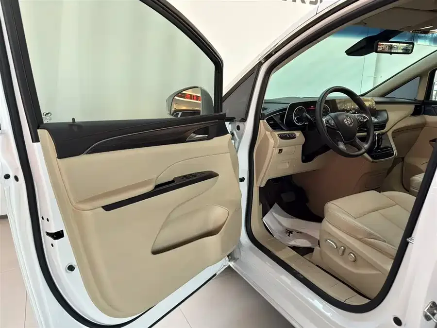 Buick GL8 2023 ES Lu Zun Premium Edition 2023 — миниатюра 4