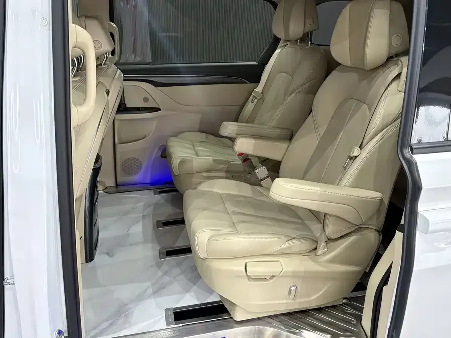 Buick GL8 2023 ES Lu Zun Premium Edition 2023 — миниатюра 3