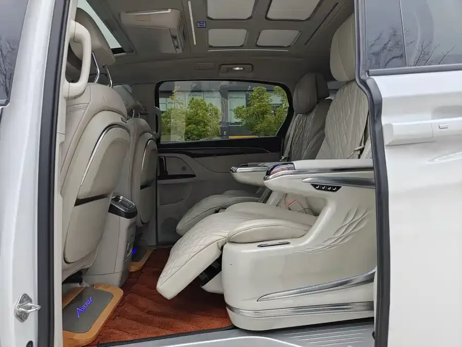 Buick GL8 2022 ES Lu Zun 653T Comfort Edition 2022 — миниатюра 3