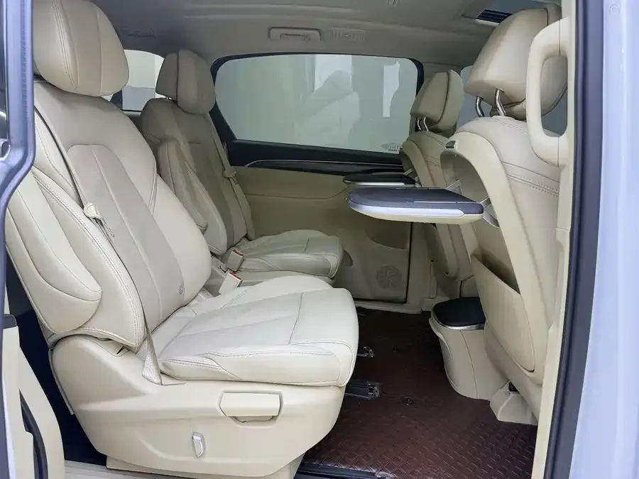 Buick GL8 2022 ES Lu Zun 653T Exclusive model 2022 — миниатюра 3