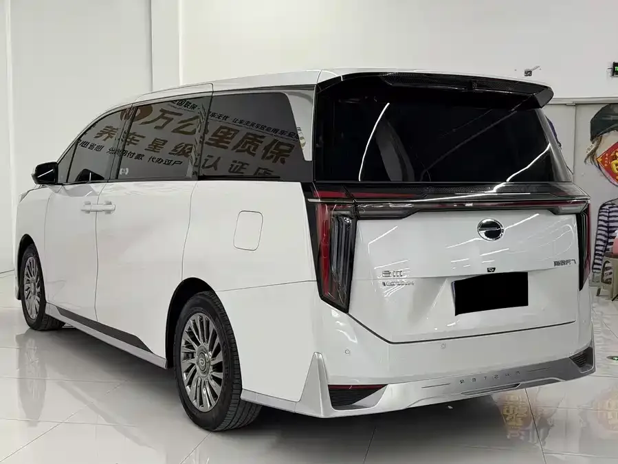 GAC Trumpchi M8 Trumpchi M8 2023 Grandmaster Series Dual Engine Royal Edition 2023 — миниатюра 3