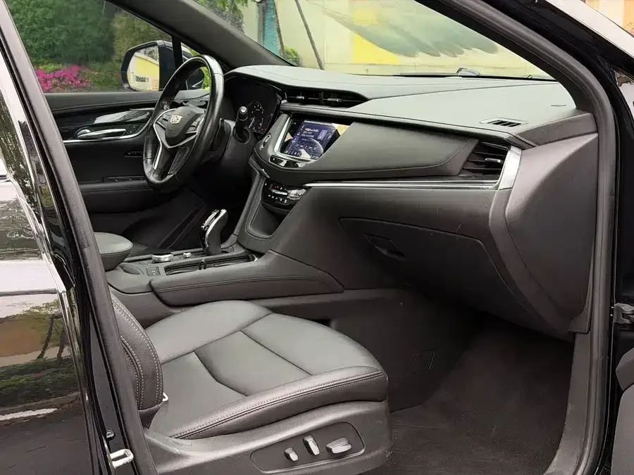 Cadillac XT5 2022 2.0T two-wheel drive luxury model 2022 — миниатюра 5
