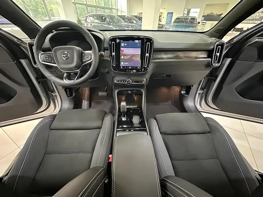Volvo C40 2023 Long Range Edition 2023 — миниатюра 3
